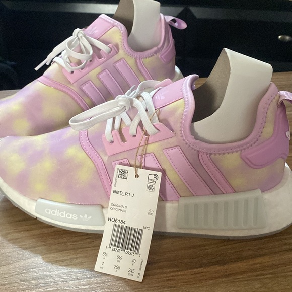 New Adidas Women’s NMD_R1 Size 7 Women Pink and Yellow - Picture 10 of 14